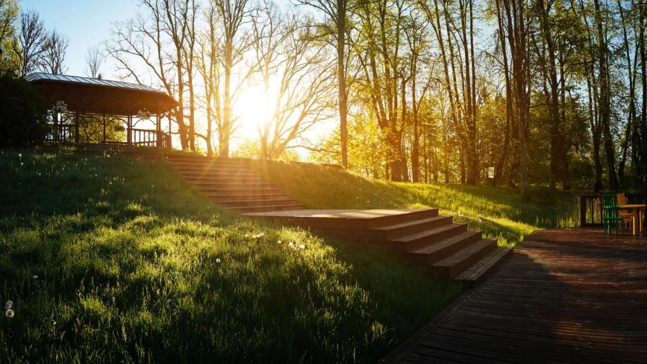 Jaunmoku Palace Complex Hotel Tume Екстер'єр фото